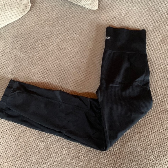 Victoria’s Secret_black leggings - Picture 1 of 5